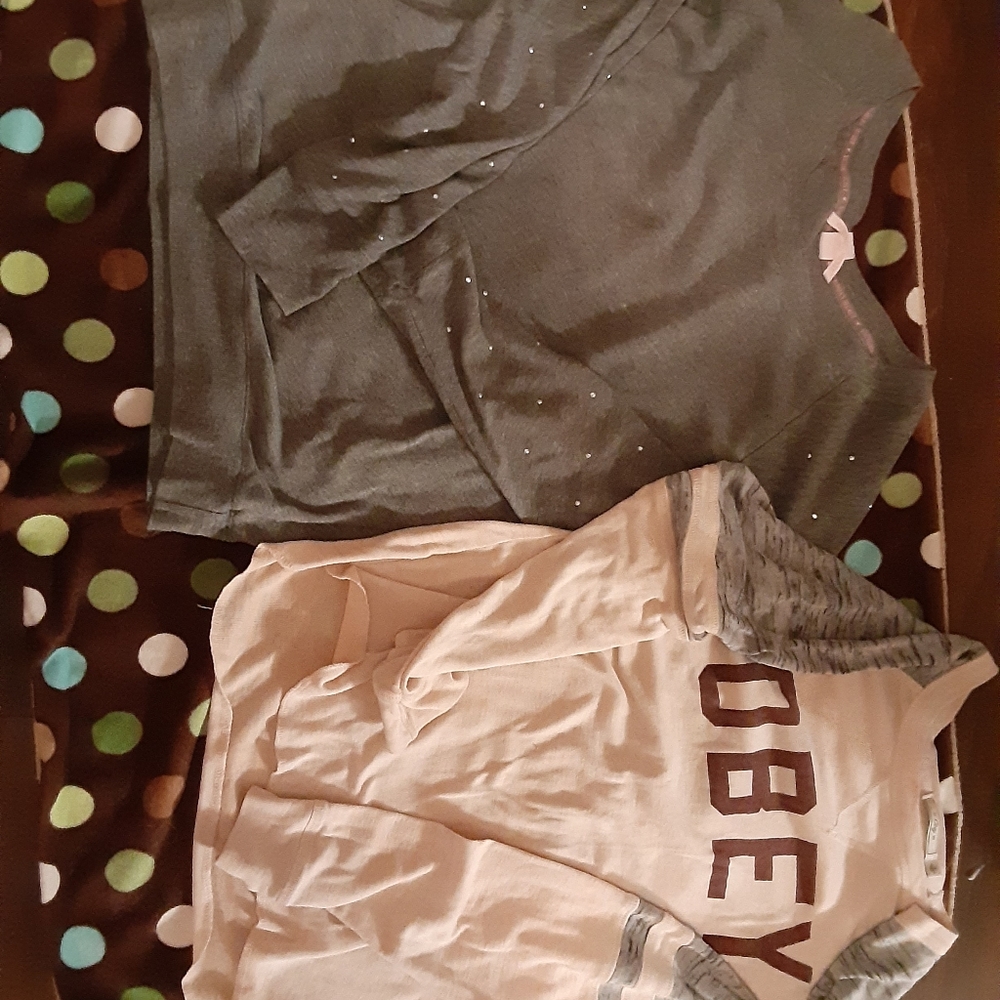 2 long sleeve shirts
